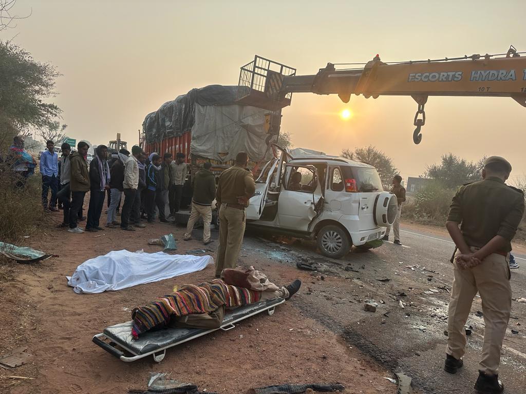 सासाराम में तेज रफ्तार वाहन की टक्कर से 2 युवकों की मौत