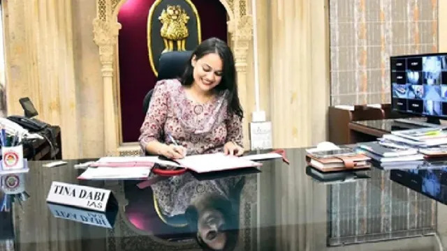 राजस्थान में टीना डाबी समेत 65 IAS अधिकारियों का तबादला, 25 जिलों के कलेक्टर का भी ट्रांसफर