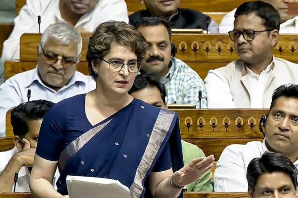 लोकसभा में गिरा 131वां संविधान संशोधन बिल